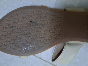 White Floral Flat Sandals. Beautiful Flower Design