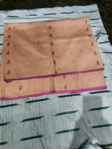 Elegant Peach &amp; Pink Paisley Saree