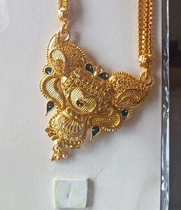 Elegant Golden Mangalsutra