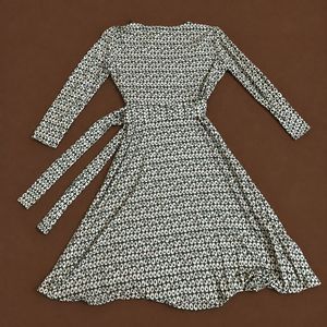 Stylish Geometric Print Wrap Dress