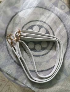 Elegant Coach White Shoulder Bag