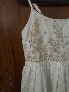 Zudio Elegant White & Gold Embroidered Gown with a