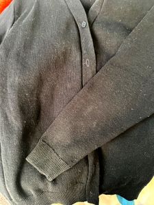 Oswal Cardigan - Classic Comfort