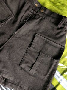 Black Cargo Shorts✨