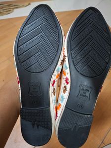 Women Sandal N Beelies