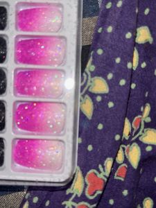 pink nails