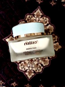Naliao Perfecting Liquid Foundation