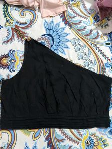 Chic Black One-Shoulder Top
