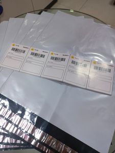 5 Freeup labels and shipping bags