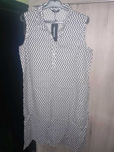 Sleeveless Zigzag Print Kurti