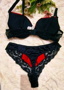 very sexy lace bra with beautiful thong👍