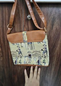Kleio Sling Bag