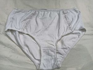 💛 White Lace Trim Briefs
