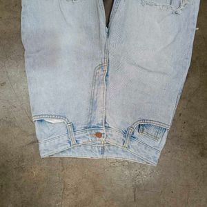 Light Wash Ripped Jeans