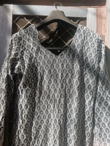 It's Grey Chikankaari And Sitaara Work Kurta For W
