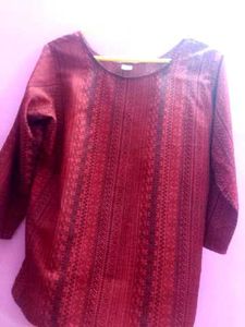 Beautiful Red Textured Top 💗