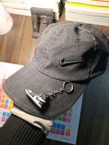 Nike Black Cap with Keychain