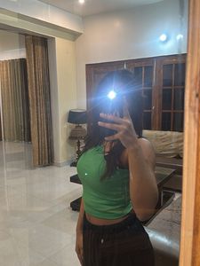 Green Crop Top - Trendy &amp; Chic!