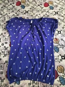 Bundle of Two Womens Top 💙🖤