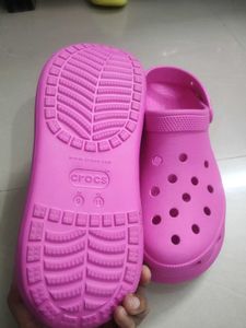 Fuchsia Brand new Platform Crocs original w..11 m.