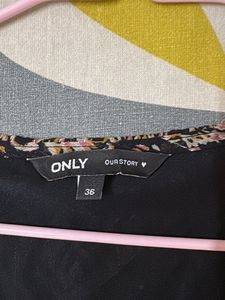 Chic Smocked Black Print Top