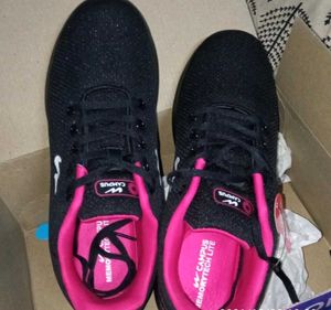 Campus Black & Pink Women's Sneakers