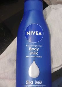 NIVEA Rich Nourishing Body Milk