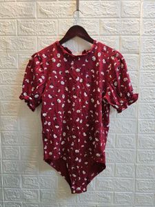 Chic Red Floral Puff Sleeve bodysuit
