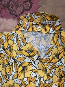 Chic Yellow Floral Print Top