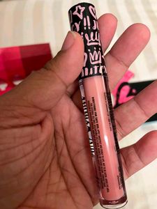 Juicy Couture plumping Lip Gloss