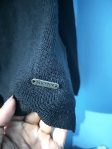 Black V-Neck Long Sleeve Sweater