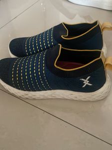 Stylish Womens  Blue Knit Slip-On Sport Shoes