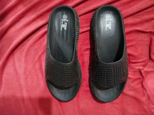 Original ZUDIO Black Slides