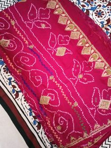 Pure Crepe Silk Bandhej Jardozi Saree,used Lightl