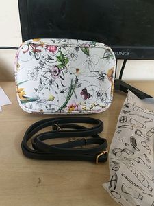 Colorbar Floral Siling Bag