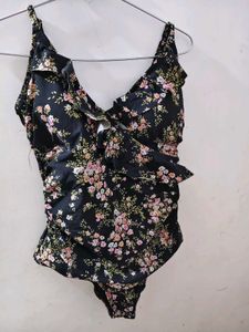 H&amp;M bodysuit floral print