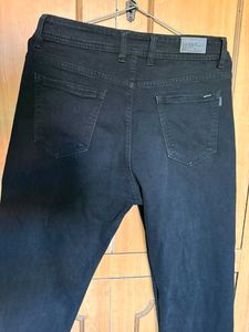 Classic Black Straight jeans