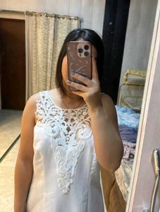 free delivery 🚚 Elegant White Lace Gown 🕊️❄️