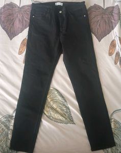 Zara's Classic Black Denim Jeans
