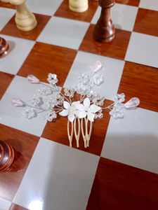 Elegant Bridal Hair Accessory