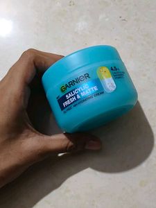 Garnier Niacinamide Fresh &amp; Plump Cream pack of 3