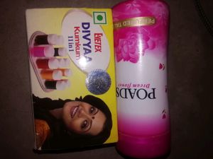 kumkum bindi and powder