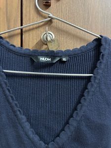 Navy V-Neck Cropped Knit Top