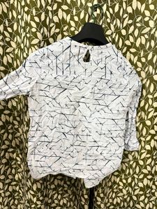 Stylish White &amp; Blue Abstract Print Top