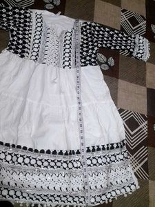 Elegant Black &amp; White Kurta Set