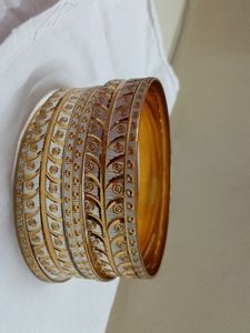 Beautiful Shining set Of  Kada With Bangles(2.8)