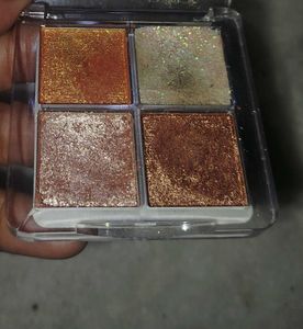 4-Shade Eyeshadow Palette