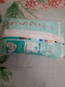 Small and Medium size diapers of pampers premium