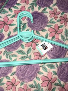 Almira Hangers