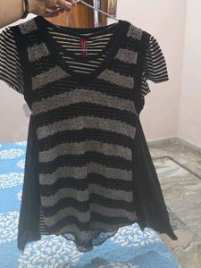 Stylish Striped round-Neck Top